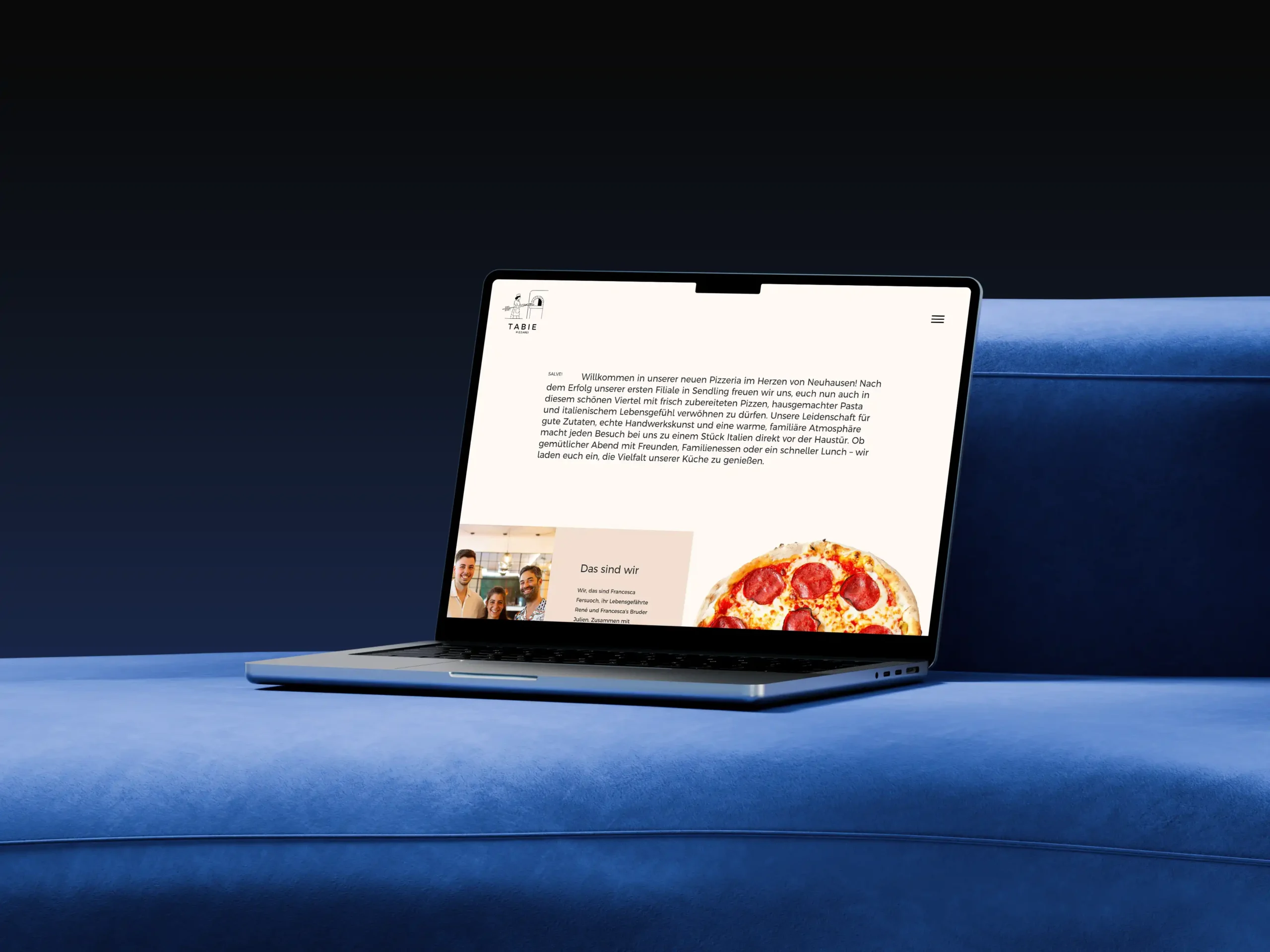 Laptop auf Couch